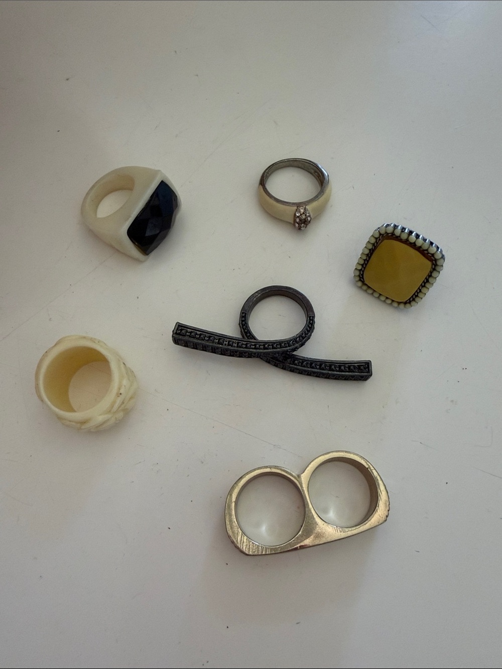 Mixed Fashion Rings Set in Black, White, Yellow